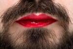 Mannes Mund mit roten Lippenstift auf den Lippen und braun Bart Lizenzfreie Bilder - 37868677